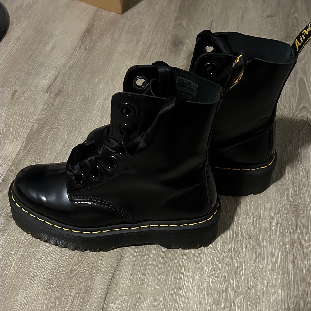 Doc Martens Molly Quad Retro Platform Boots